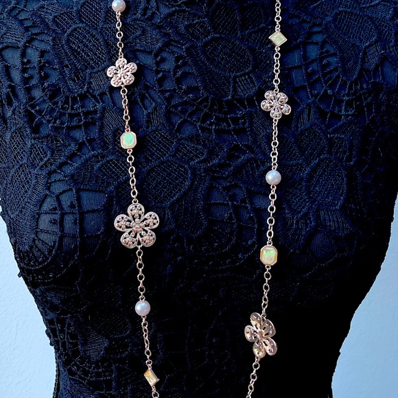 Famous brand Inspired flower and beads, pearls rose gold long necklace - Picture 2 of 5